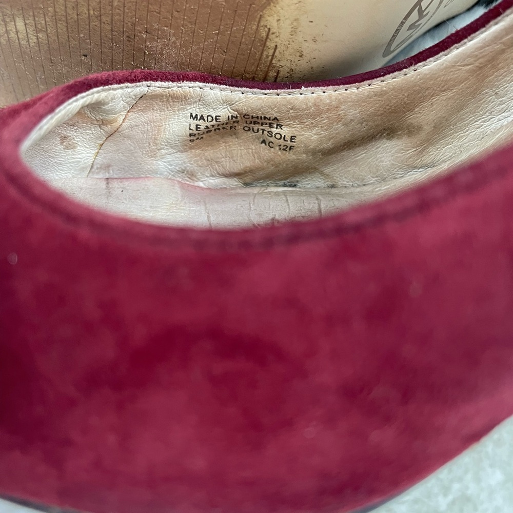 MICHAEL KORS LEATHER-SUEDE RED BURGUNDY 3 3/4” ROUND TOE HEELS w/Brass hardware - Picture 11 of 11